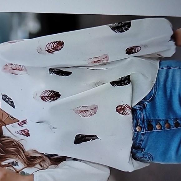 Tops Leaf Graphic Print Blouse Poshmark